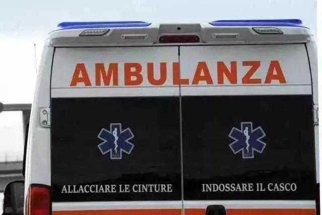 Scontro tra un'auto e una moto lungo la Provinciale 126, muore un motociclista