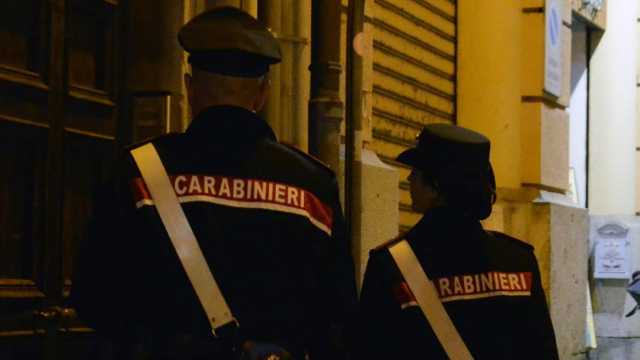 Blitz dei carabinieri in una "casa chiusa" a Cagliari: arrestato un 35enne bengalese